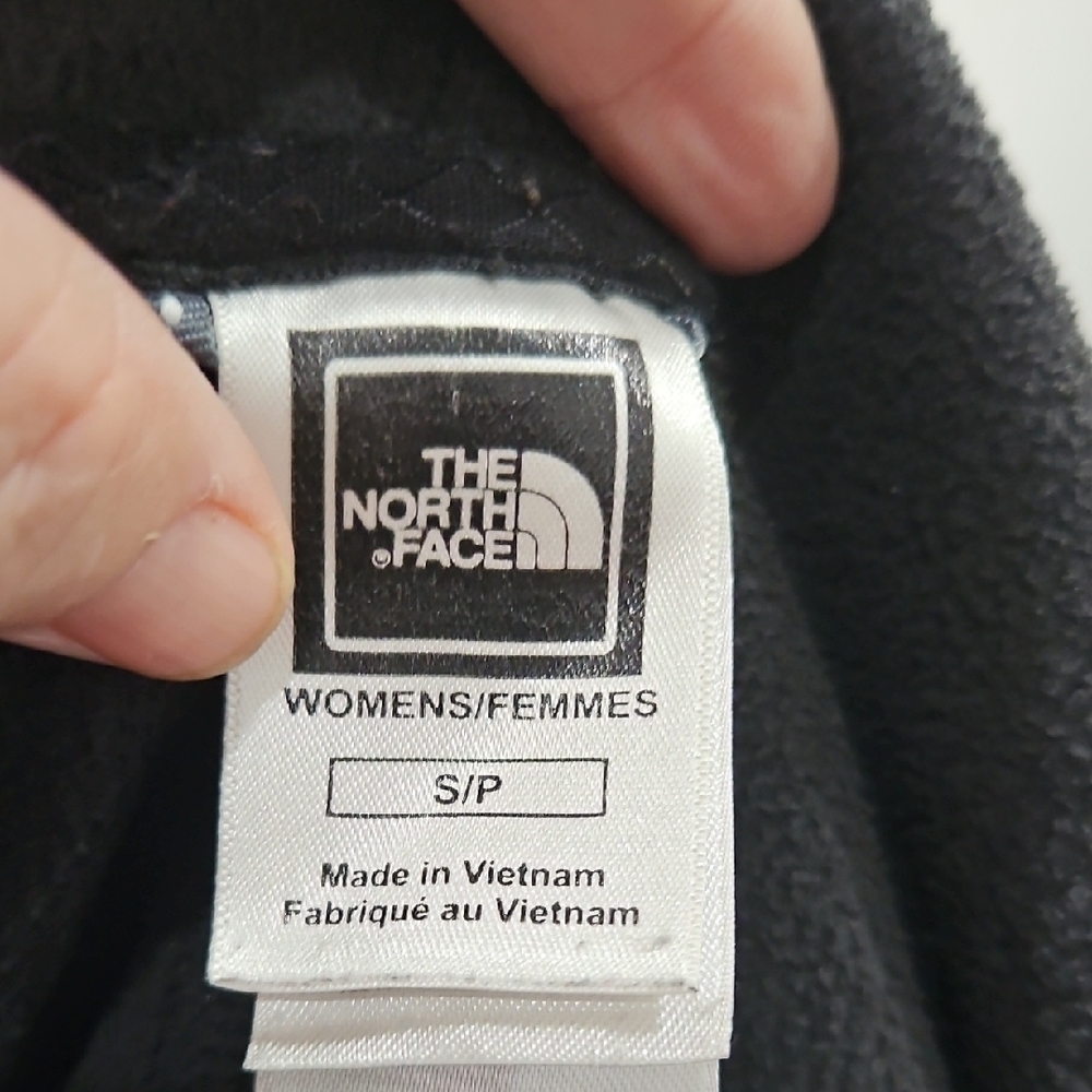 The North Face Women's Black Hooded Ski Jacket - Picture 3 of 9